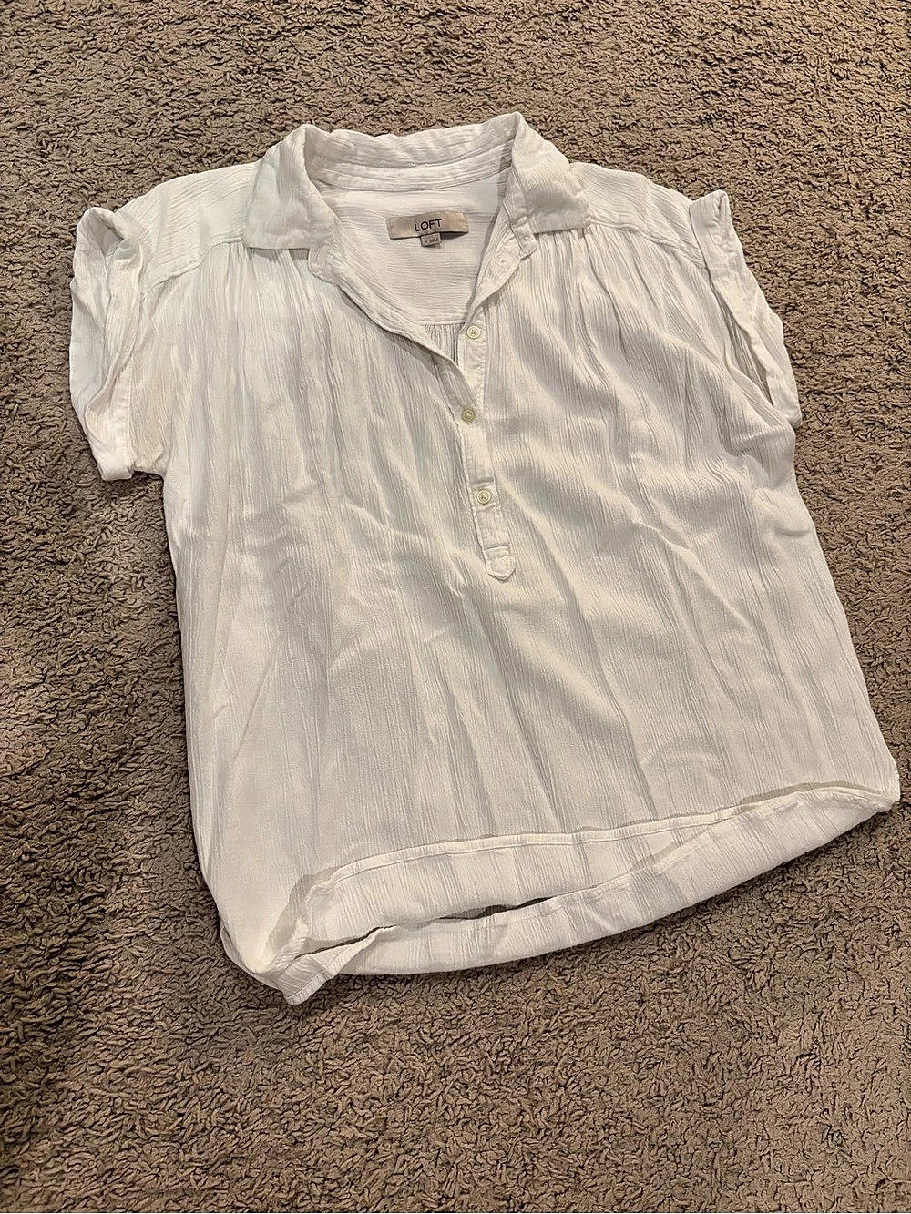 LOFT Textured Short Sleeve Shirt in White Size Medium